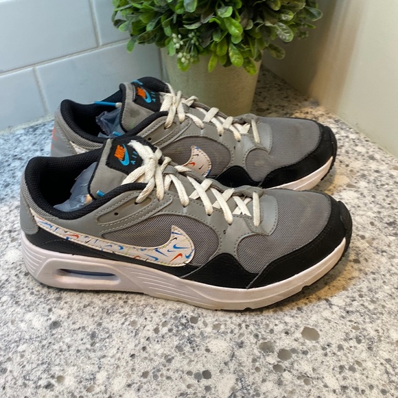 Nike Other - Nike Air Max SC Kid’s Size 6.5y Grey/Multi-Color Athletic Shoes (DM7592-001)
